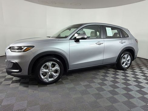 Used 2025 Honda HR-V LX image 17