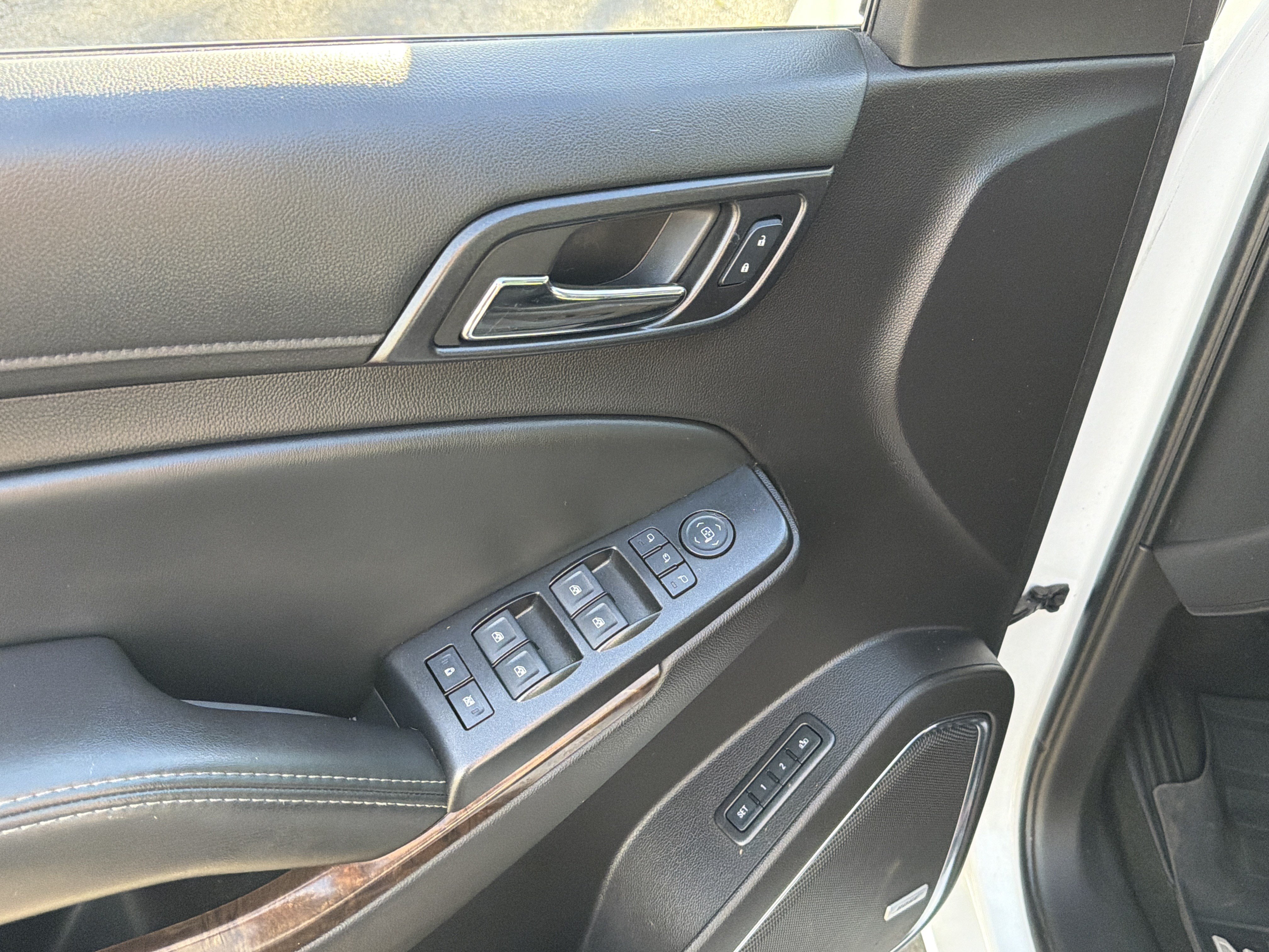 Used 2016 Chevrolet Tahoe LT AWD/4WD image 15