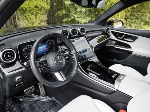 Used 2024 Mercedes-Benz GLC 300 4MATIC w/ AMG Line image 25