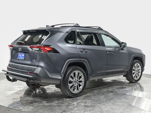 Used 2021 Toyota RAV4 XLE Premium AWD/4WD image 7