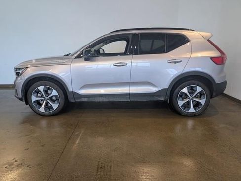 Used 2026 Volvo XC40 B5 Plus w/ Protection Package Premier image 3