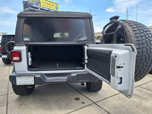 Used 2018 Jeep Wrangler Unlimited Sport S AWD/4WD image 27