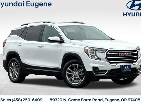 Used 2022 GMC Terrain SLT image 1