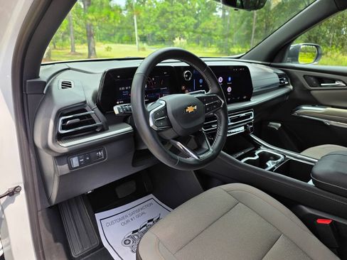 Used 2026 Chevrolet Traverse LT w/ Driver Confidence Package FWD image 12