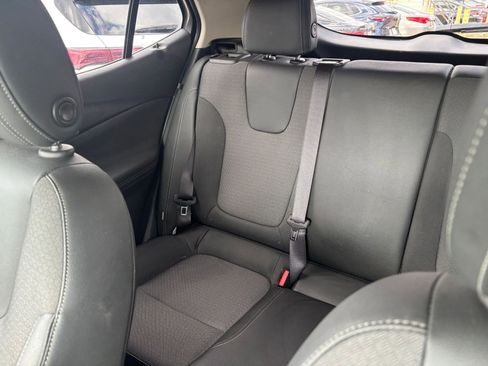 Used 2025 Buick Encore GX Preferred image 37