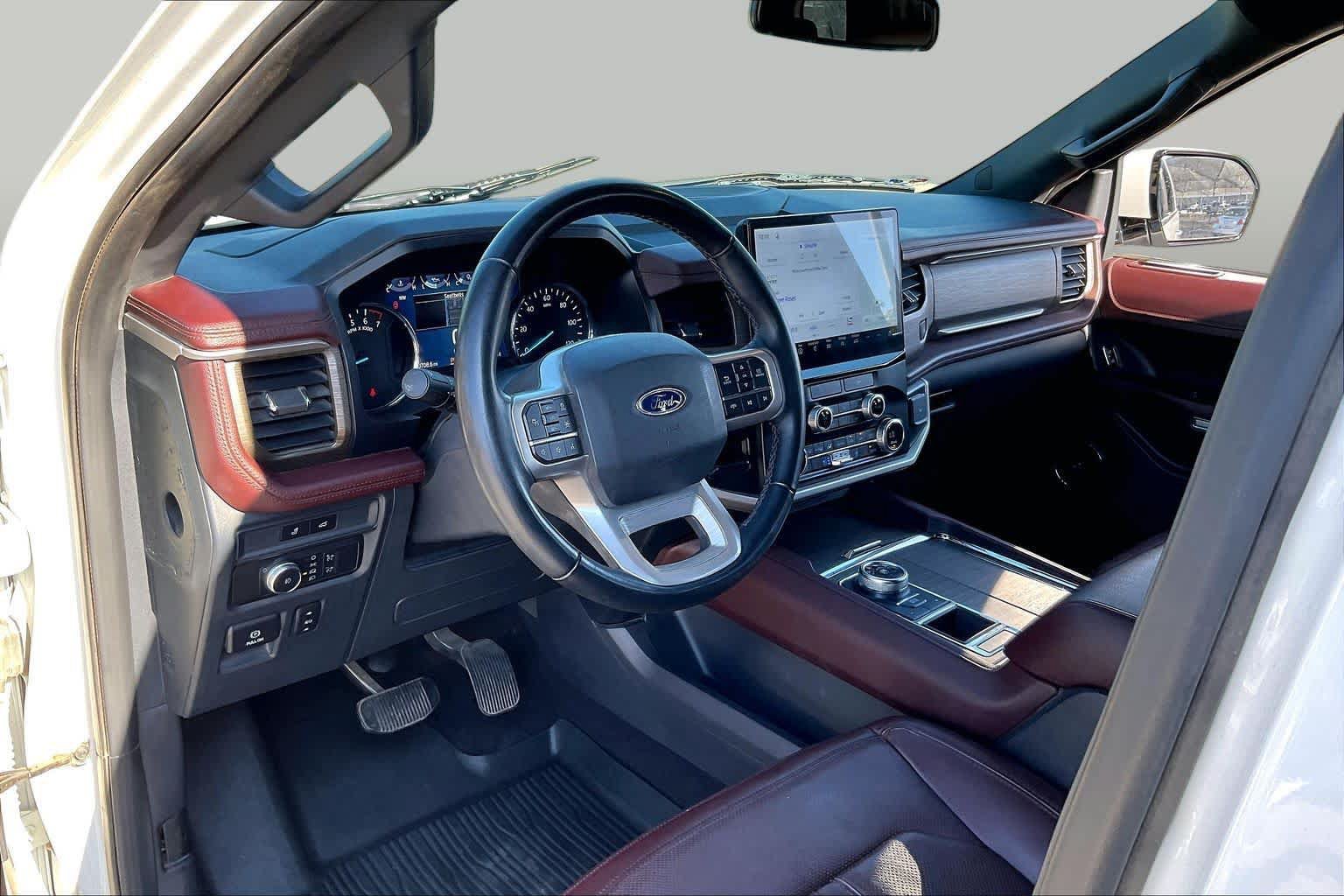 Used 2022 Ford Expedition Limited RWD image 17