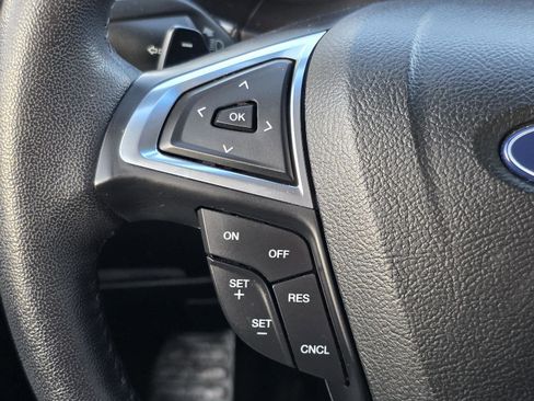 Used 2018 Ford Edge Titanium w/ Technology Package image 13