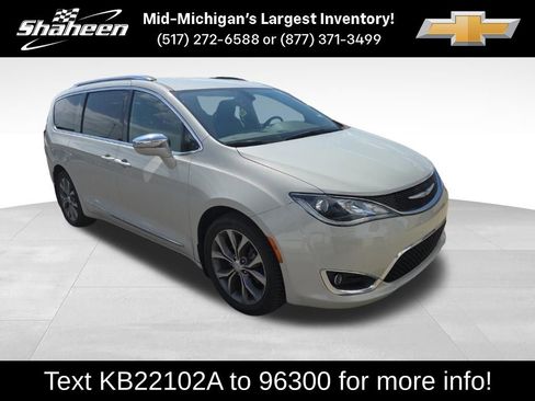 Used 2017 Chrysler Pacifica Limited FWD image 1