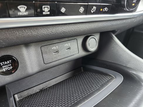 Used 2024 Nissan Rogue SV AWD/4WD image 8