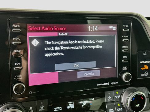 Used 2021 Toyota Highlander XLE FWD image 22