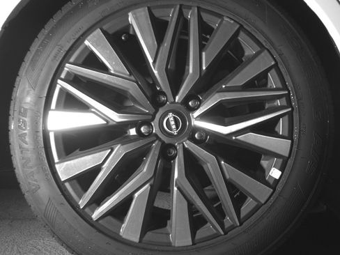 Used 2025 Nissan Altima 2.5 SV FWD image 15