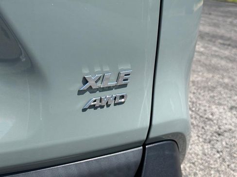 Used 2021 Toyota RAV4 XLE w/ XLE Grade Weather Package AWD/4WD image 7