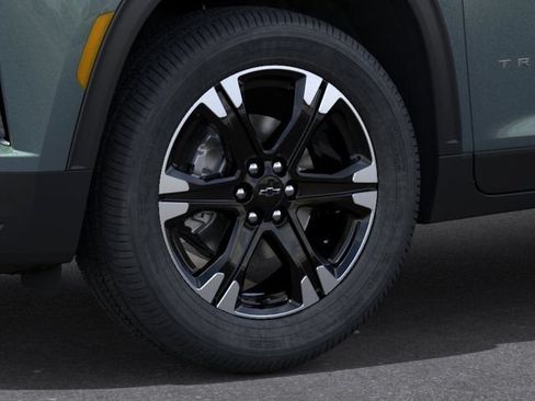 New 2027 Chevrolet Traverse LT w/ Sun and Wheel Package FWD image 9