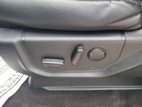 Used 2020 Ford Expedition XLT w/ Equipment Group 201A RWD image 12
