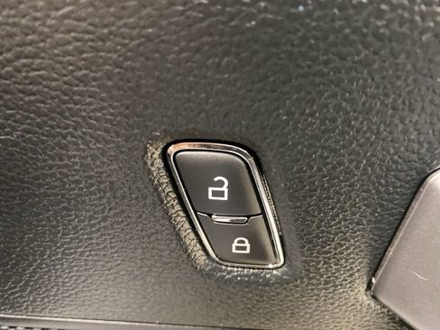 Used 2020 Ford F150 XLT w/ Equipment Group 302A Luxury AWD/4WD image 19