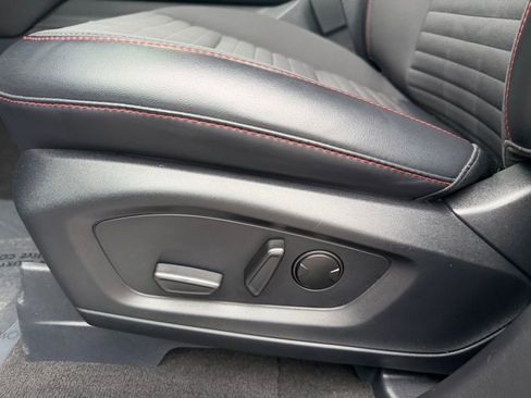 Used 2025 Ford Explorer ST-Line image 19