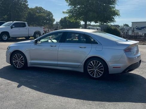 Used 2017 Lincoln MKZ Select w/ Select Plus Package FWD image 5
