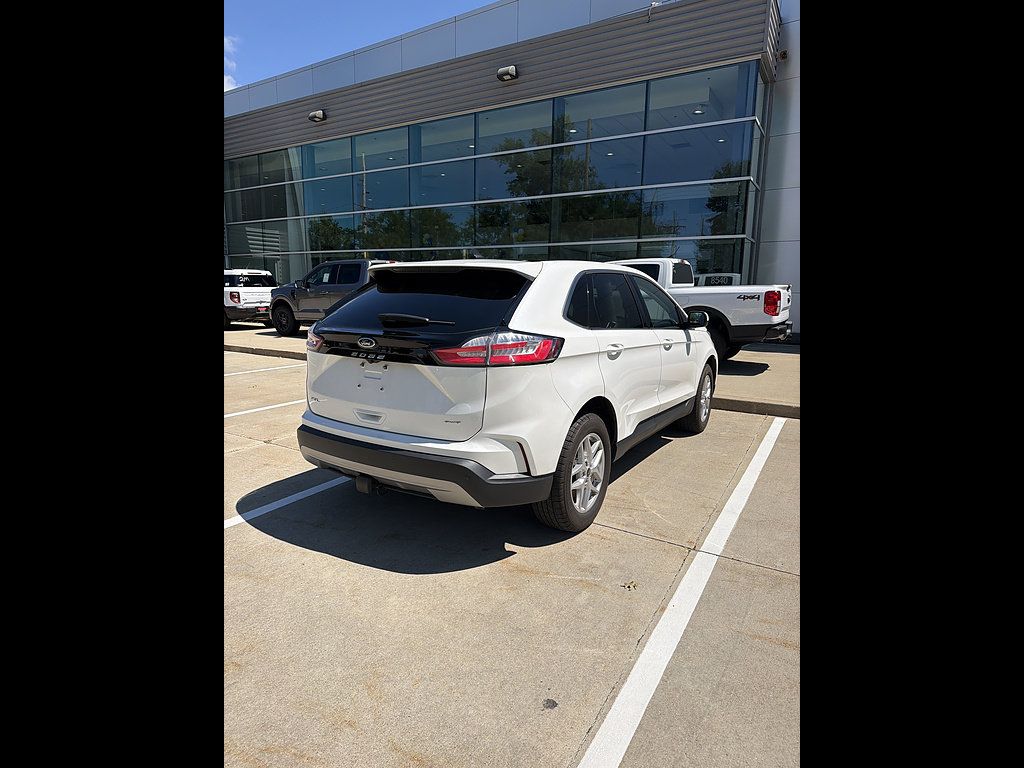 Used 2024 Ford Edge SEL w/ Convenience Package AWD/4WD image 4