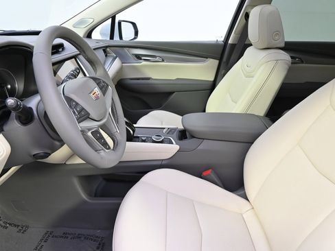 New 2025 Cadillac XT5 Premium Luxury w/ LPO, Floor Liner Package image 13