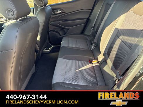 Used 2025 Chevrolet Trax LT w/ LT Convenience Package image 38