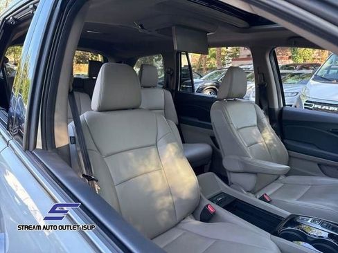 Used 2022 Honda Pilot Touring image 15