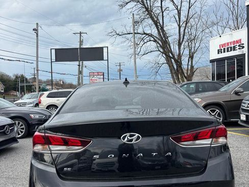 Used 2018 Hyundai Sonata SE w/ Cargo Package FWD image 5