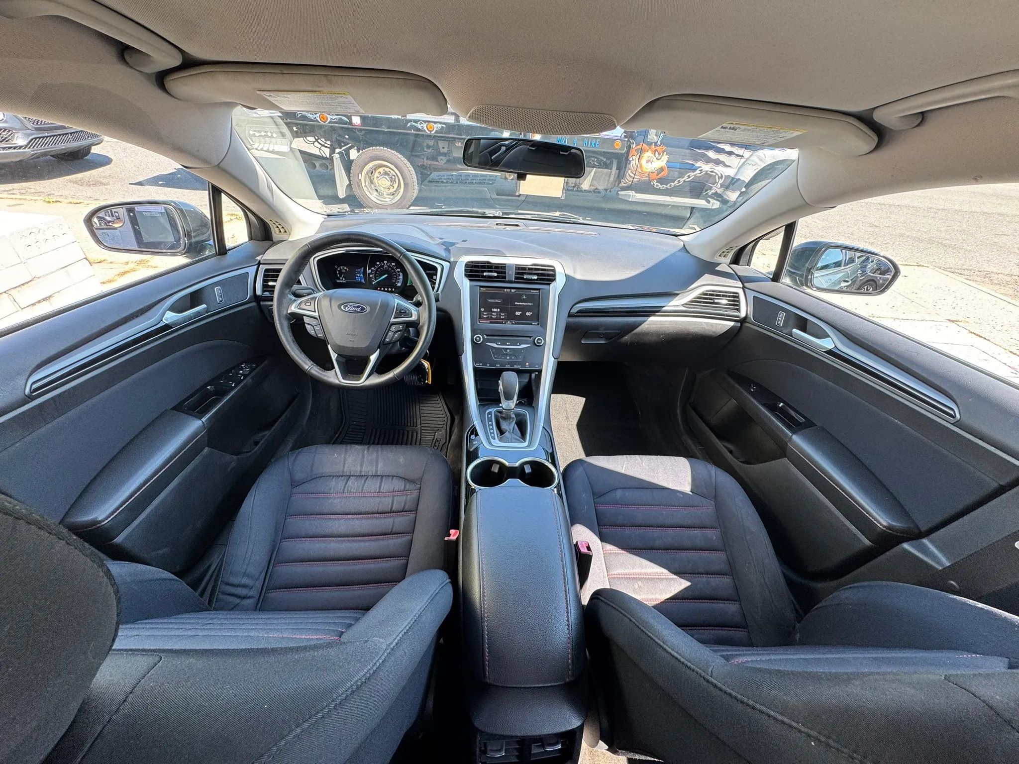 Used 2015 Ford Fusion SE FWD image 21
