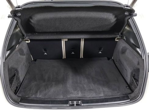 Used 2022 Mercedes-Benz GLA 250 4MATIC w/ Premium Package image 18