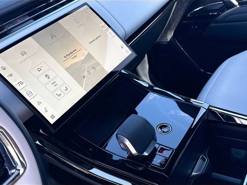 Used 2025 Land Rover Range Rover Sport Dynamic SE image 27