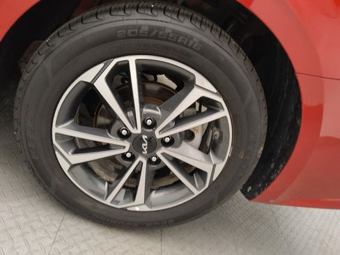 Used 2023 Kia Forte LXS FWD image 31
