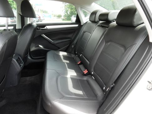 Used 2013 Volkswagen Passat 2.5 SE FWD image 18