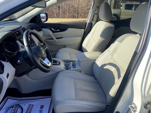 Used 2022 Nissan Rogue Sport SL w/ Premium Package image 11