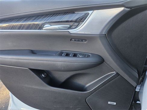 Certified 2025 Cadillac XT6 Premium Luxury image 29