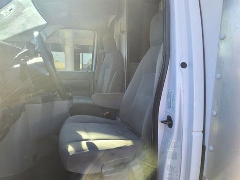 Used 2016 Ford E-450 and Econoline 450 Super Duty image 10