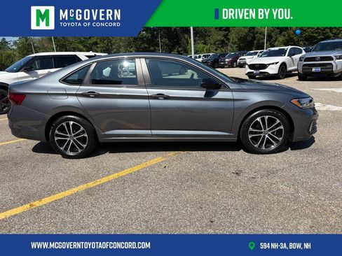 Used 2023 Volkswagen Jetta Sport FWD image 6