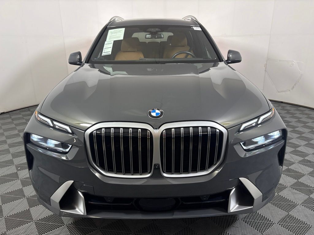 Certified 2026 BMW X7 xDrive40i AWD/4WD image 3