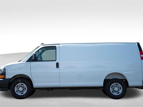 New 2025 Chevrolet Express 3500 w/ Driver Convenience Package RWD image 7