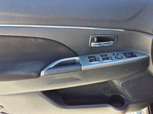 Used 2019 Mitsubishi Outlander Sport ES FWD image 15