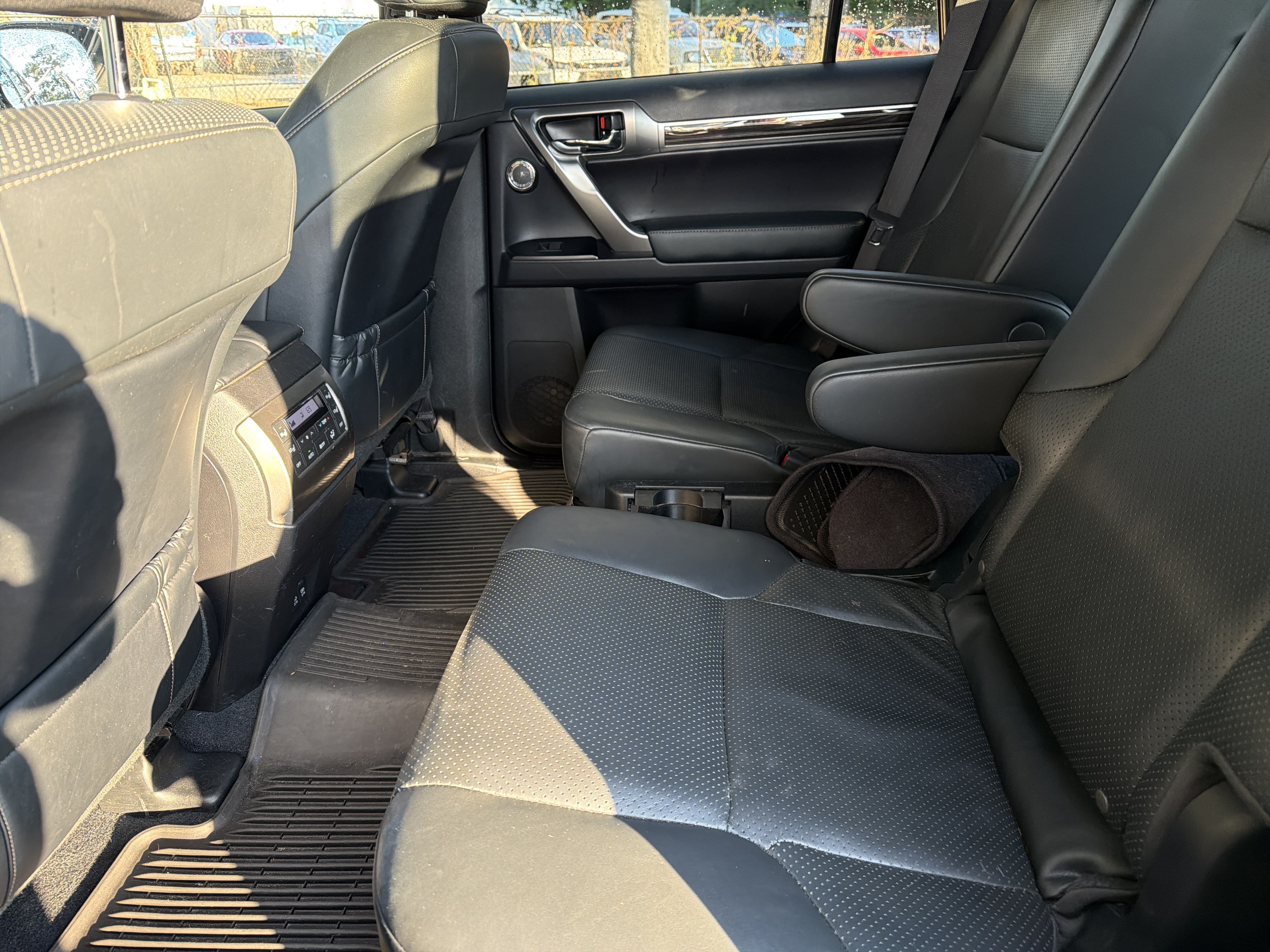 Certified 2023 Lexus GX 460 Luxury w/ Sport Design Package AWD/4WD image 32