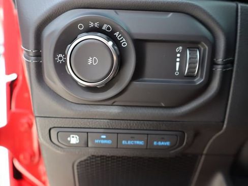 Used 2024 Jeep Wrangler Unlimited Rubicon 4xe AWD/4WD image 38