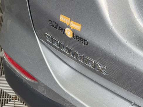 Used 2023 Chevrolet Equinox Premier AWD/4WD image 16