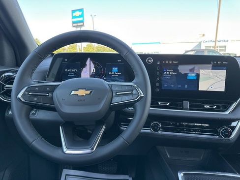 New 2026 Chevrolet Equinox LT w/ LPO, Floor Liner Package image 7