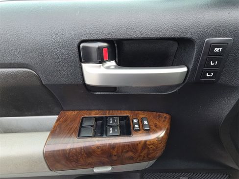 Used 2010 Toyota Tundra Limited image 14