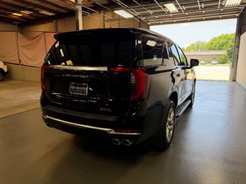 Used 2025 GMC Yukon Denali AWD/4WD image 4