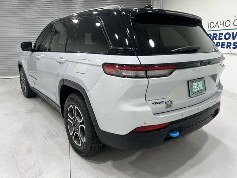 Used 2022 Jeep Grand Cherokee Trailhawk AWD/4WD image 6