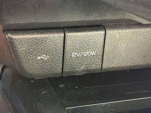 Used 2020 Toyota Camry XLE FWD image 18