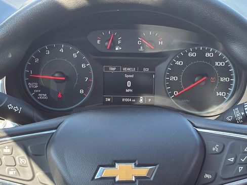Used 2017 Chevrolet Malibu LT FWD image 20