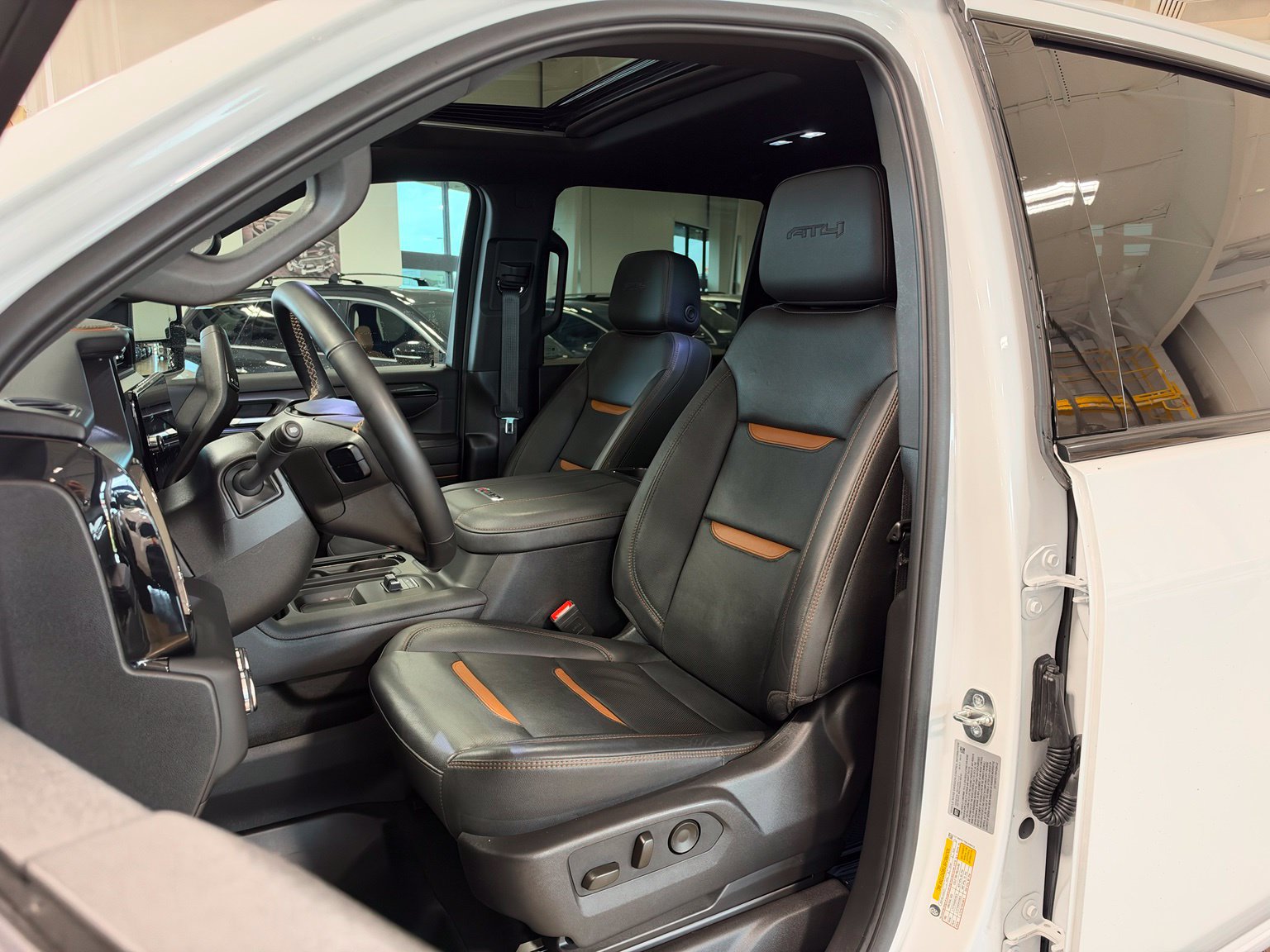 Used 2024 GMC Sierra 2500 AT4 w/ AT4 Premium Plus Package AWD/4WD image 13