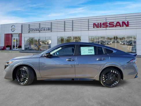 New 2026 Nissan Sentra SR w/ Floor Mat Package image 9