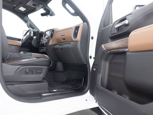 Used 2023 Chevrolet Silverado 2500 High Country w/ Z71 Off-Road Package AWD/4WD image 32